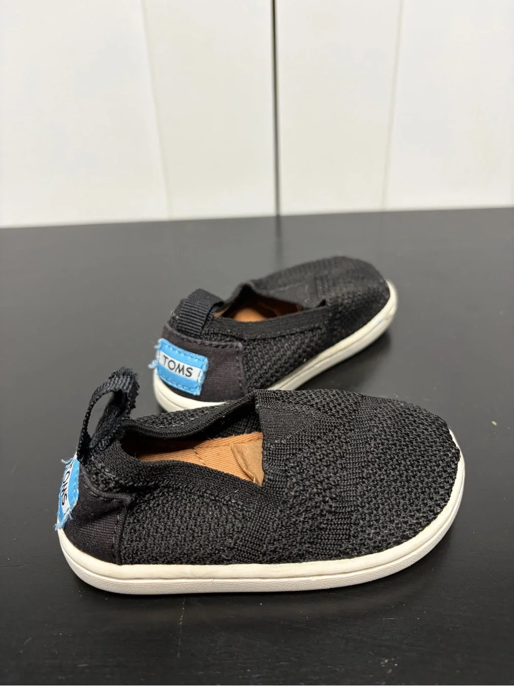 Toms Kids Black Woven Slip-On Knit Flats with White Sole - Size Toddler 4